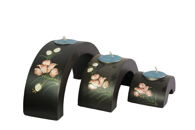 Chiang Mai handicrafts Wholesale Mango Wood Hexagon Candle Holder Set with floral pattern