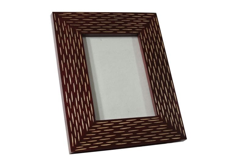mango_wood_photo_frame_chiangmai_wholesale_handicrafts_cm01501012 Mango Wood Photo Frame with lined pattern