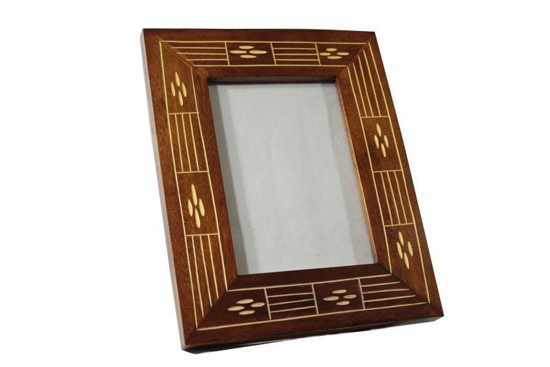 mango_wood_photo_frame_thailand_handicrafts_wholesale_cm00301012 Mango Wood Photo Frame with lined pattern