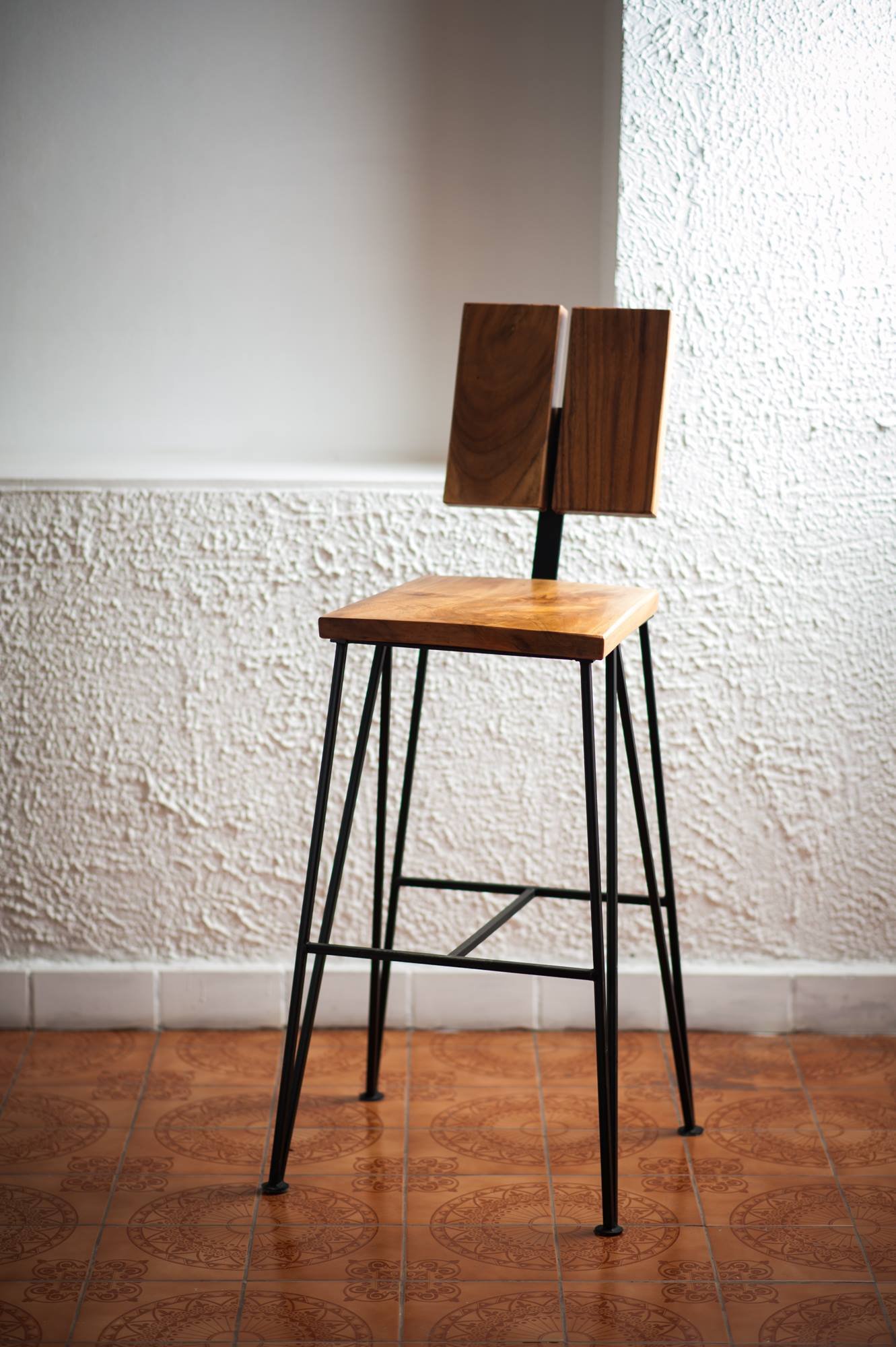 Thailand handicrafts Wholesale Suar wood bar chair