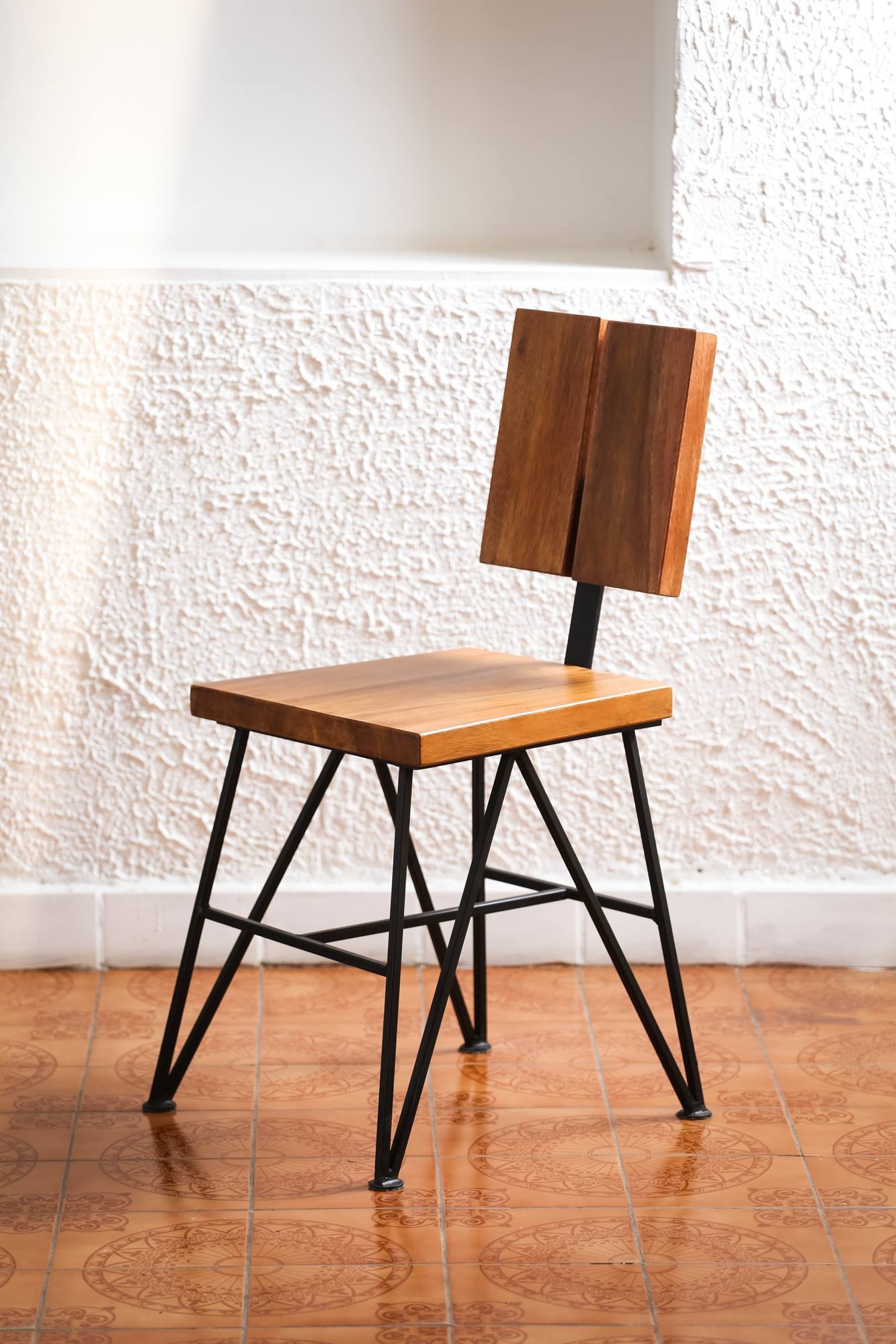 Thailand handicrafts Wholesale Suar wood Chair