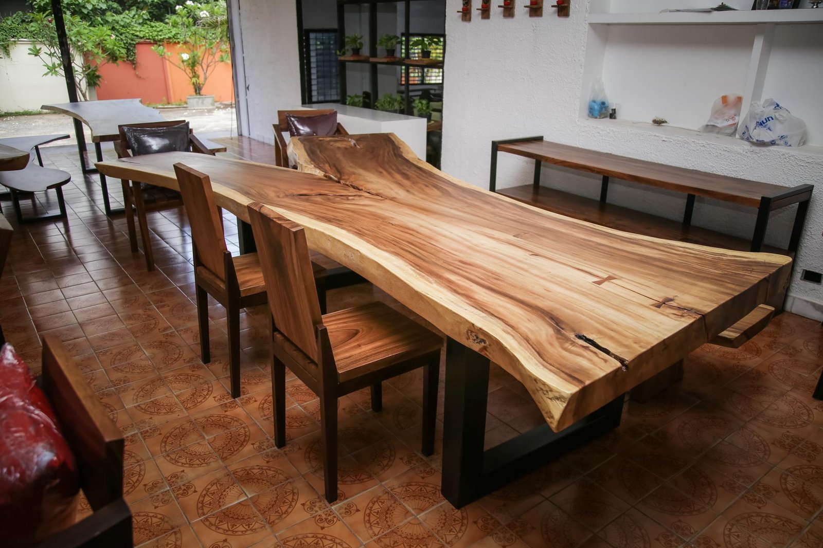 Thailand handicrafts Wholesale Suar wood Chair and Dinning Table