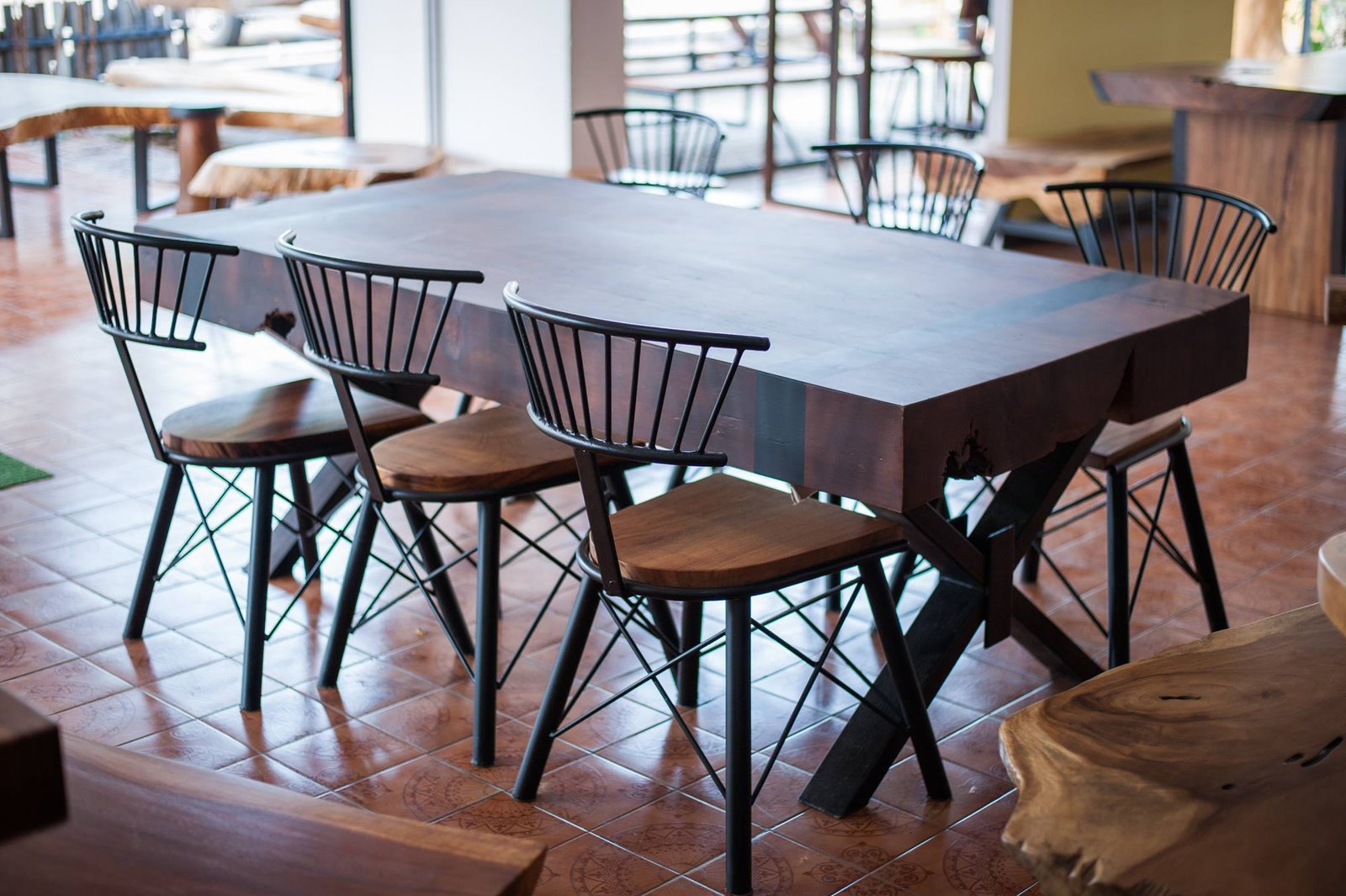 Thailand handicrafts Wholesale Suar wood Chair and Dinning Table