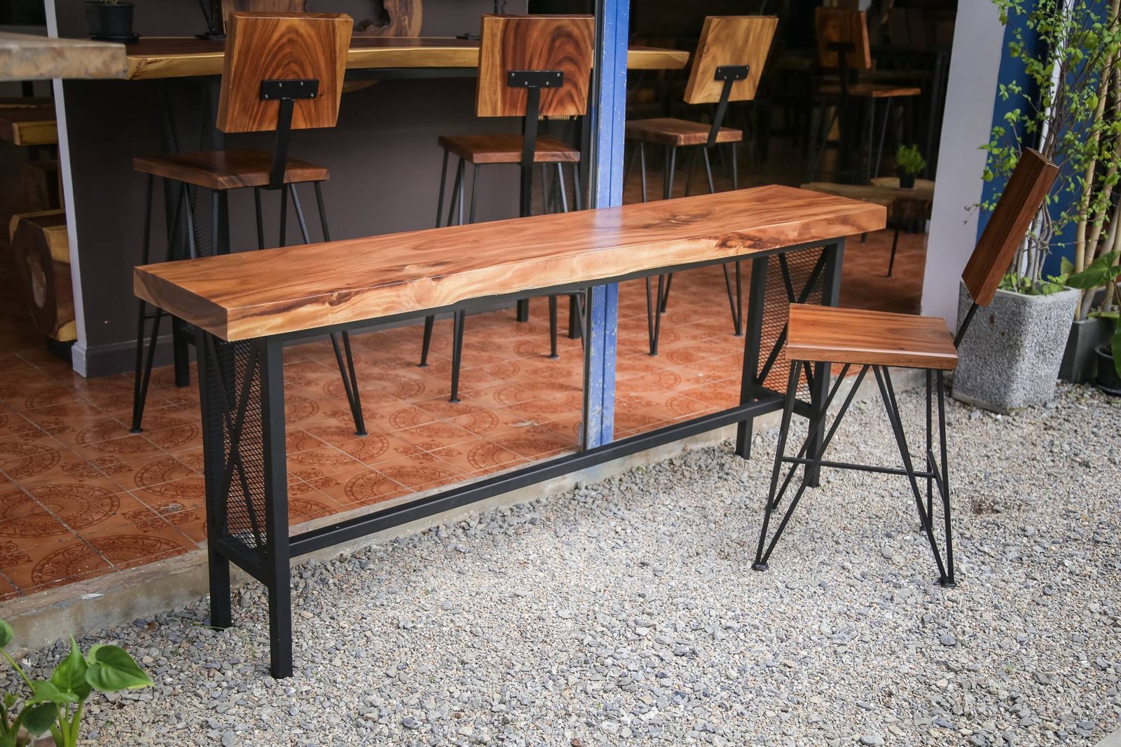 suar_wood_dinnig_table_and_chair (6) Chiang Mai handicraft wholesale suar wood dining table and chair