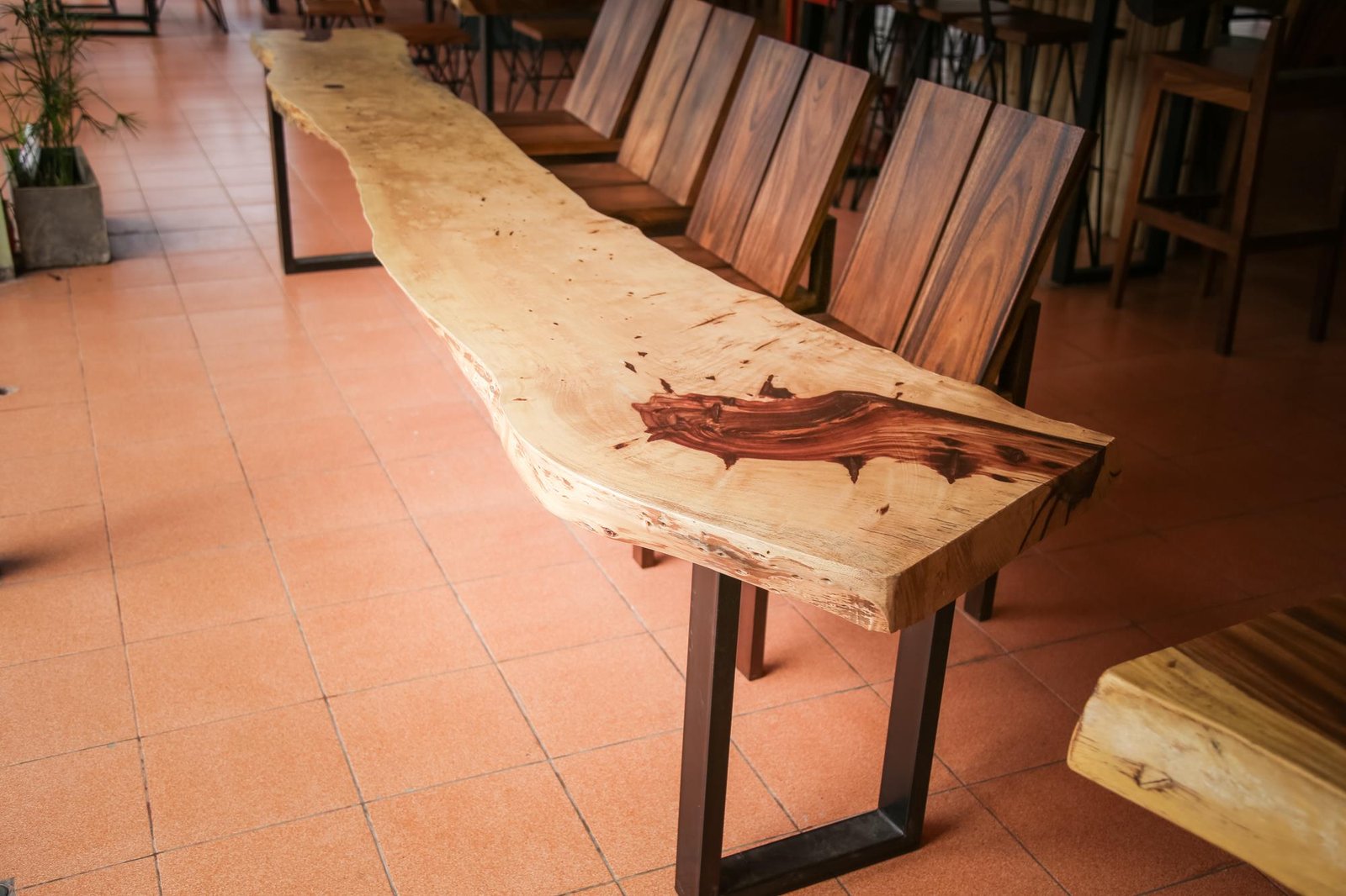 Large suar wood dinning table